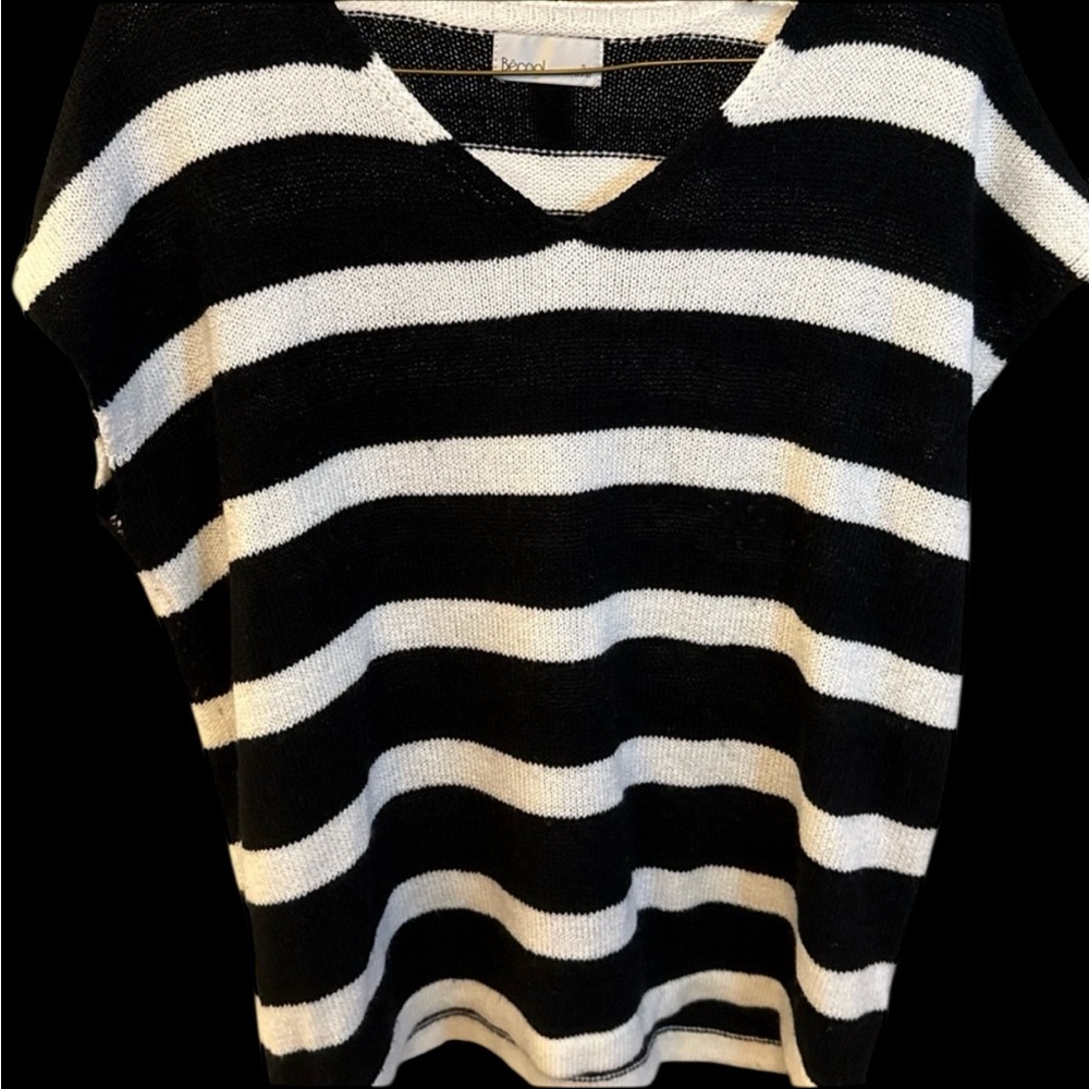 Black and White Striped V-Neck Sweater Top